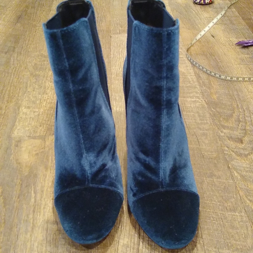 Sam Edelman Case Chelsea Boot - Picture 5 of 9